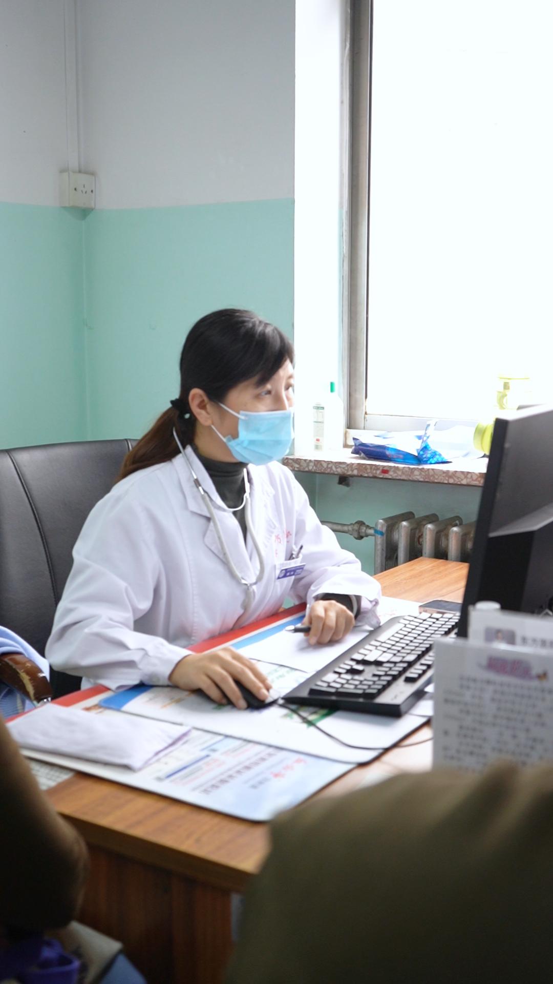 咳嗽变异性哮喘：十咳九虚，上热下寒是根因，别再乱止咳！咳嗽变异性哮喘总反复，盲