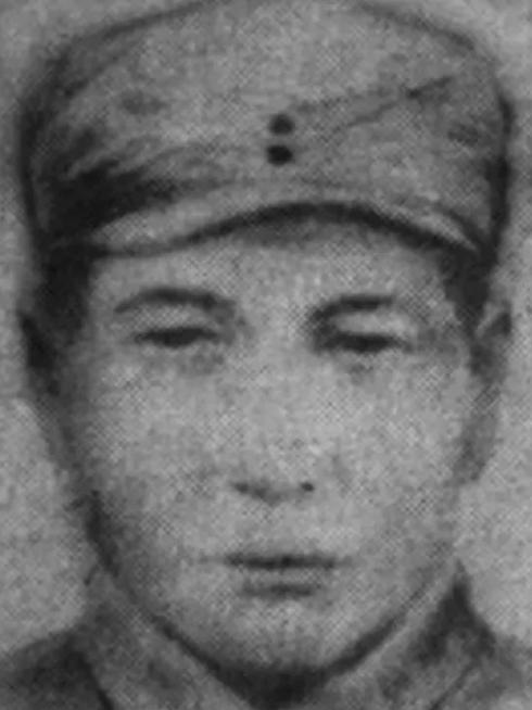 1944年，司令员康俊仁穿了件鬼子大衣回营，哨兵一枪将其击毙，事后上级的处理方式