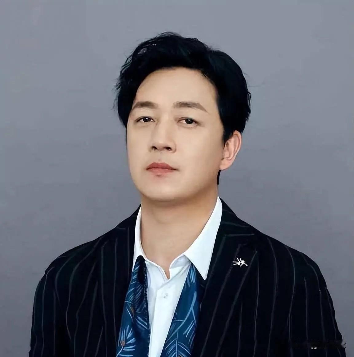 对于潘粤明，你们怎么看？2012年，潘粤明突然被一场离婚声明拖进风波，董洁工