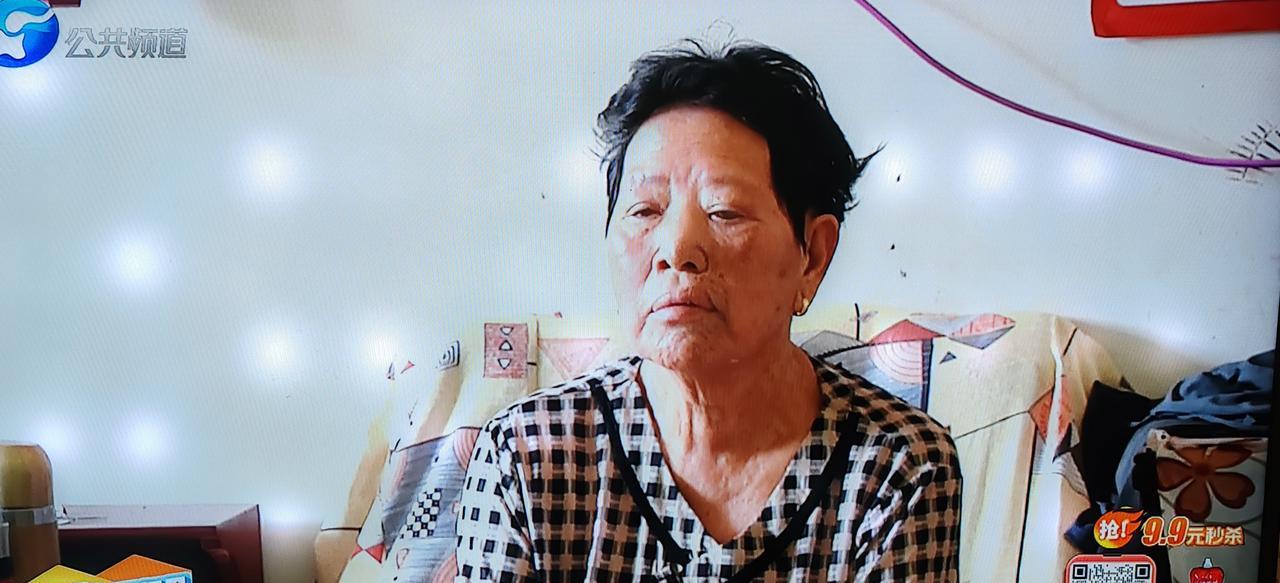 观看河南百姓调解频道中那位被赶出家门的满分妻子的故事。当年四十多岁的王老太太与老