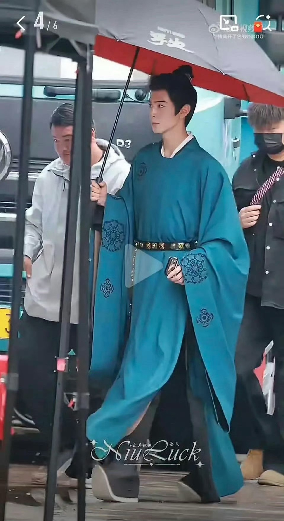 陈哲远这是对自己的身高不太自信吗？