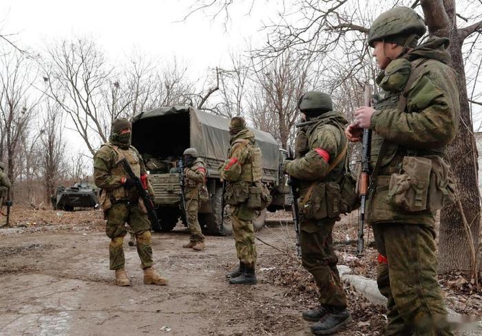 朝鲜这次大概率会直接出兵乌克兰，帮助俄军全面解放顿巴斯！俄军拿下红军城，占领谢