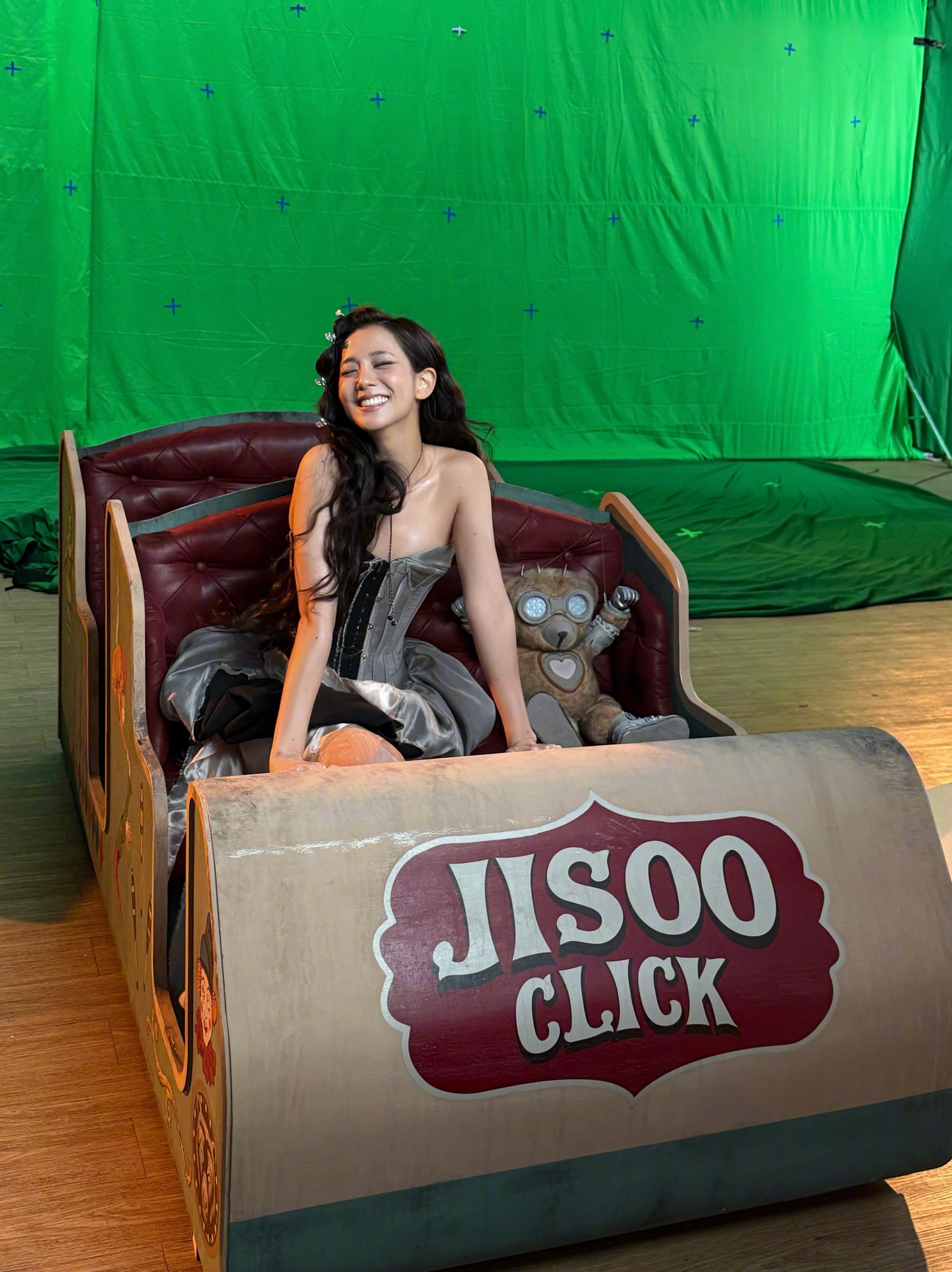 【ins】金智秀ins更新照片，完全就是建模来的#kimjisoo#​