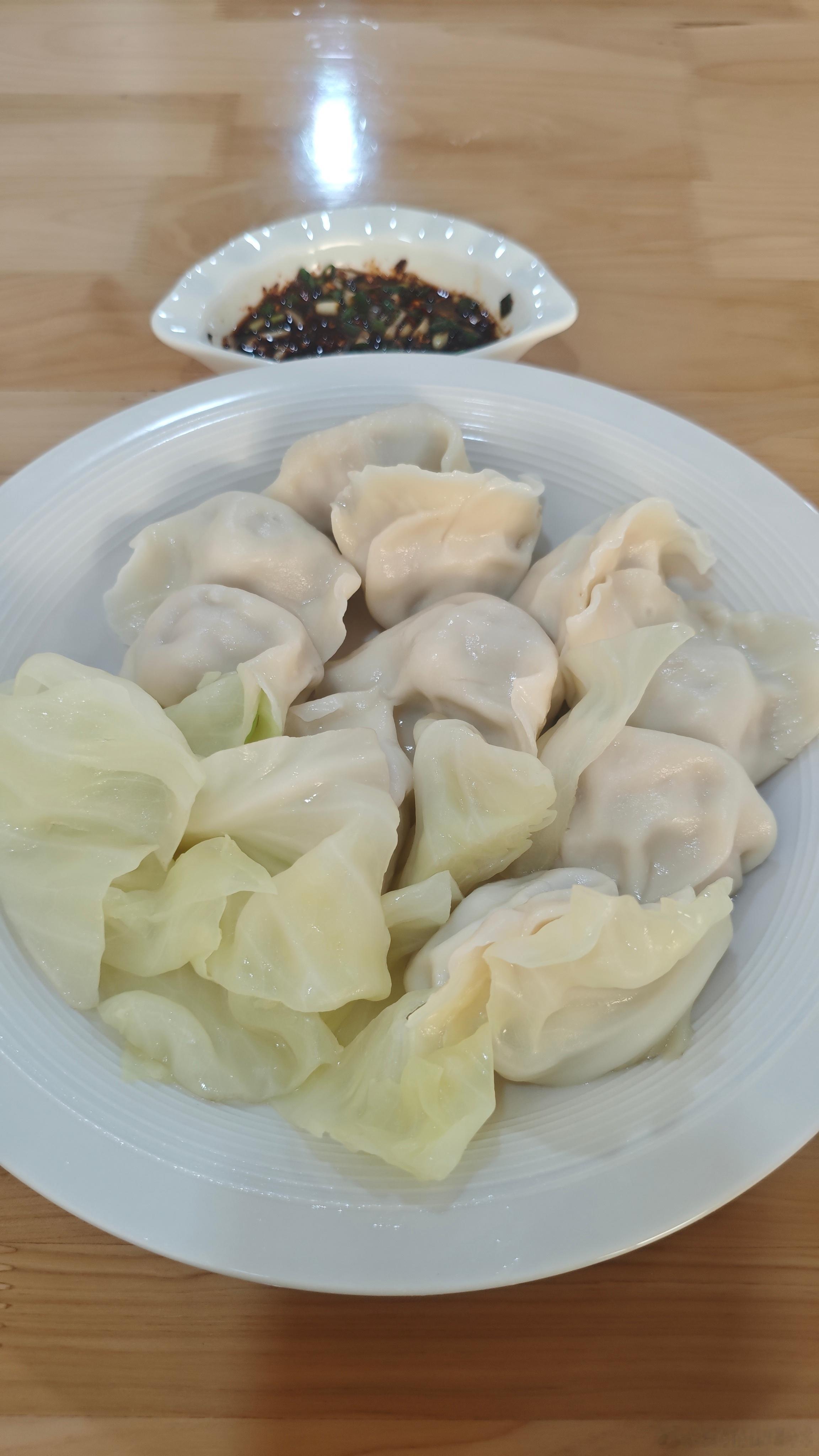 吃个饺子🥟上班去啦