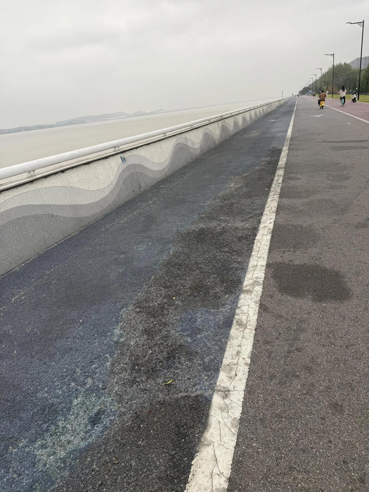 江边已经不适合跑步了，晨跑后反胃的想吐