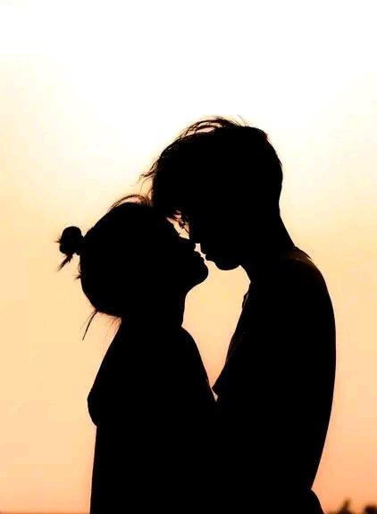 女人嫁人，别只图爱情，图这三点才是真赚了。首先得图经济能力。婚姻不是风花雪月，