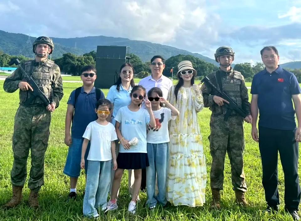 郭富城公开三胎以后，方媛不再遮遮掩掩，现在大大方方的晒各种生活日常。周末她带