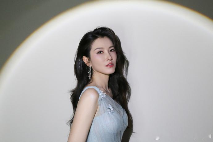 徐洁儿仙品看了徐洁儿得了恋洁癖嗓音空灵绝美，舞台意境直接拉满