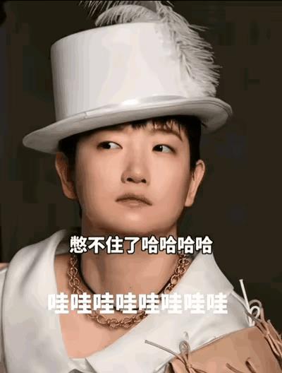 终于知道莎莎的大片是怎么拍出来的了。莎莎还是多笑笑吧，笑起来真好看，比最终
