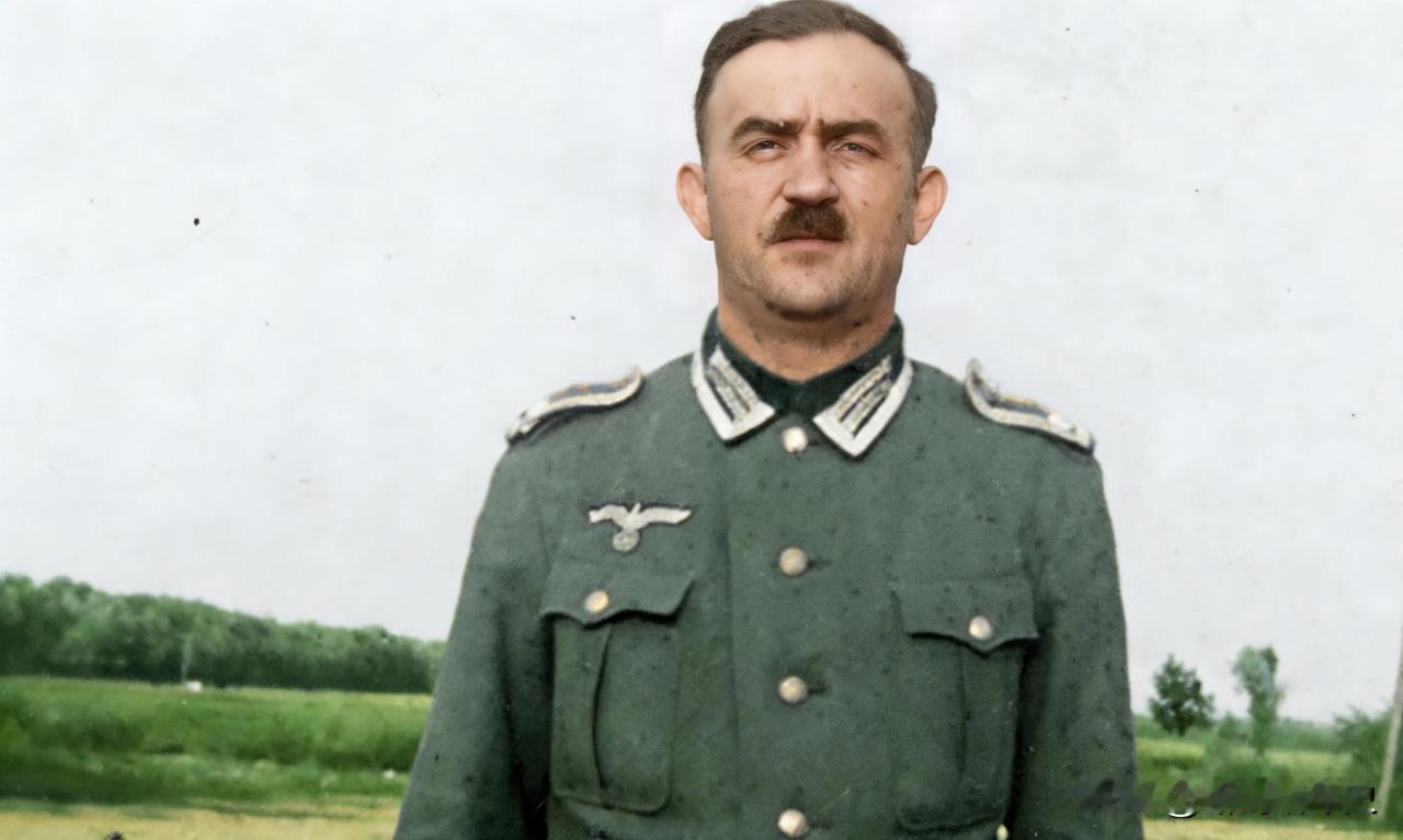 安东·施密特，一个普通的奥地利电器技师，二战期间被征召入德军。当大多数人选择服从