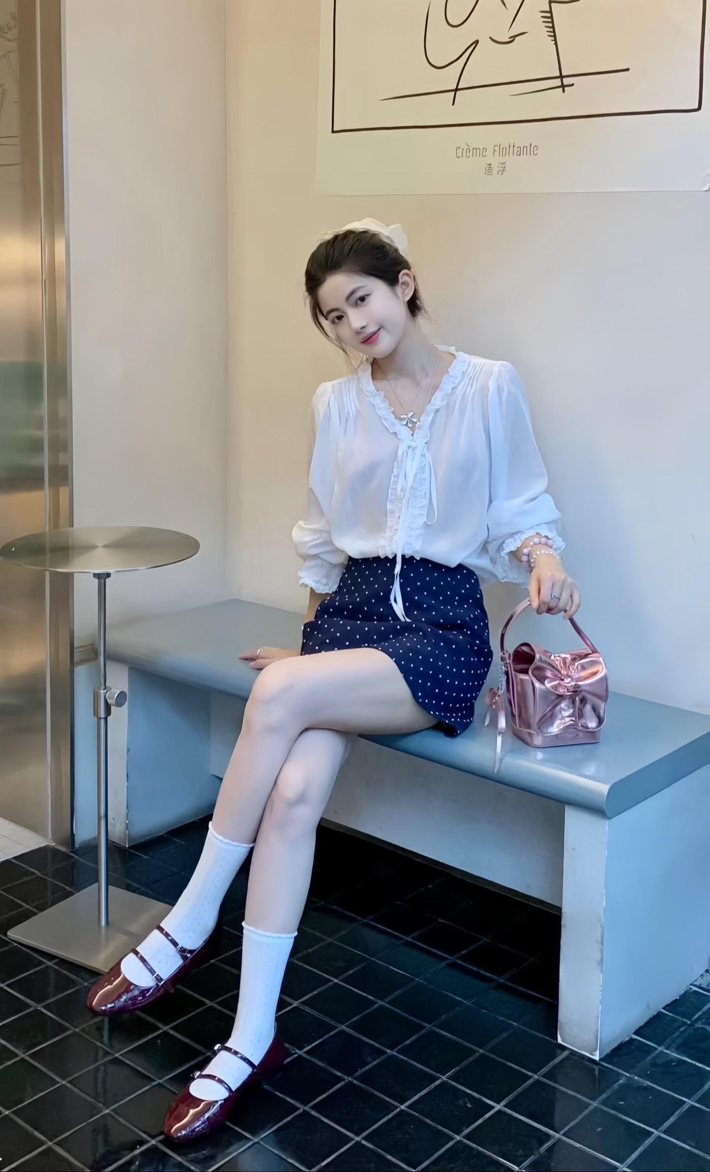 夏季穿搭 今日穿搭 韩系穿搭 摆脱路人感的小个子女生穿搭 减龄发型