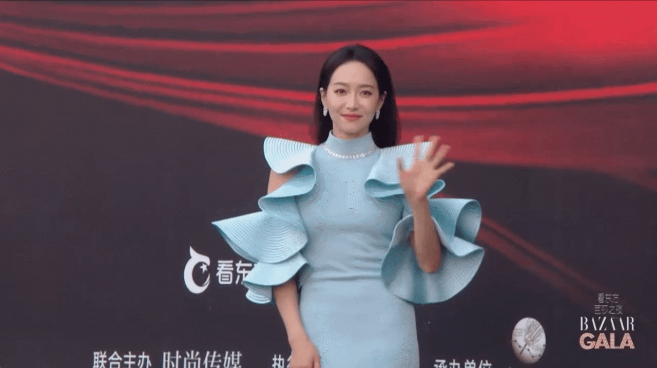 芭莎红毯宋茜、宋雨琦、李一桐、陈昊宇、章若楠、田曦薇、卢昱晓，看看状态如何～​