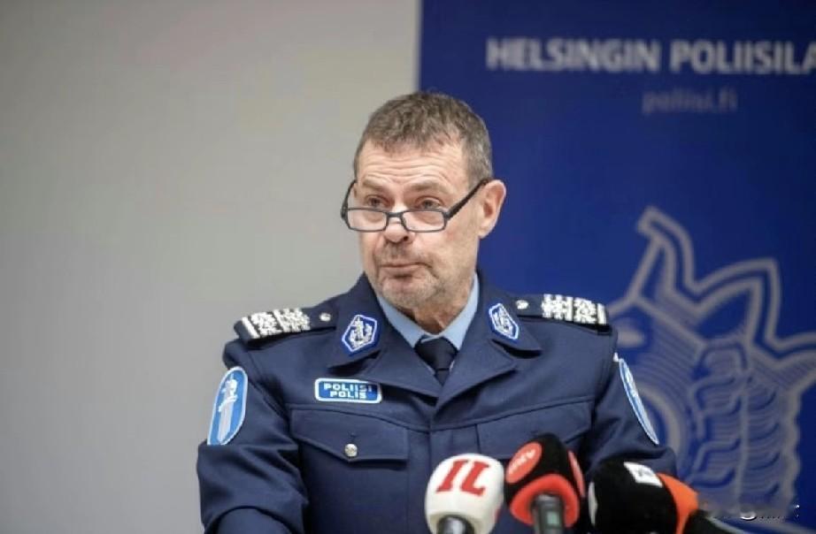 突发！芬兰扣押俄出发货船，涉嫌割断芬爱海底电缆，北约对俄影子战争再升级🇫