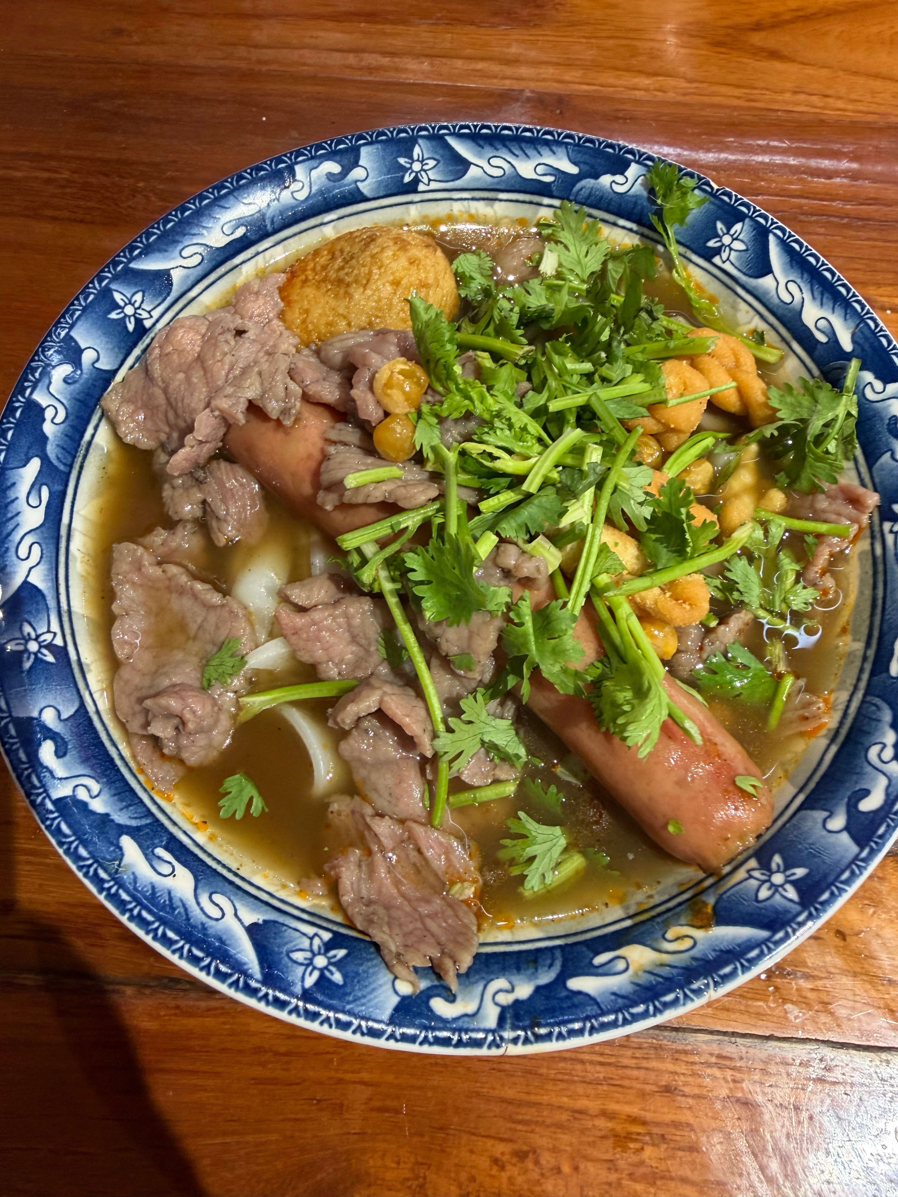中饭，21元。还算丰盛吧。​​​