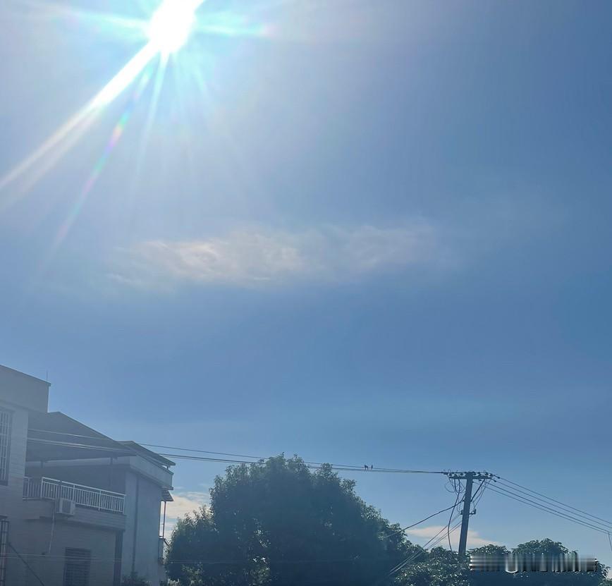 这个老太太真的做的太过分了，太可恶了。一老太太，55岁了，女儿32岁离婚带个女儿