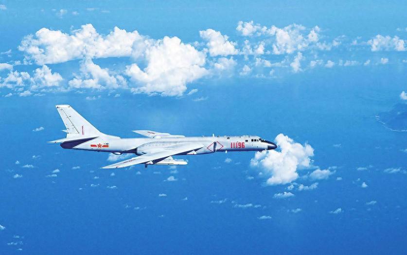 轰炸机抵近首都，美国拒表态，日本承认波茨坦公告，求中国一件事最近东北亚上空的