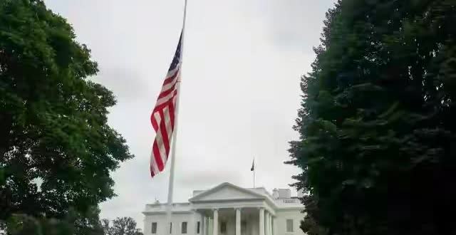 为什么总有人觉得国内环境不好呢？因为美国查理柯克被枪杀，我跟一个客户聊天