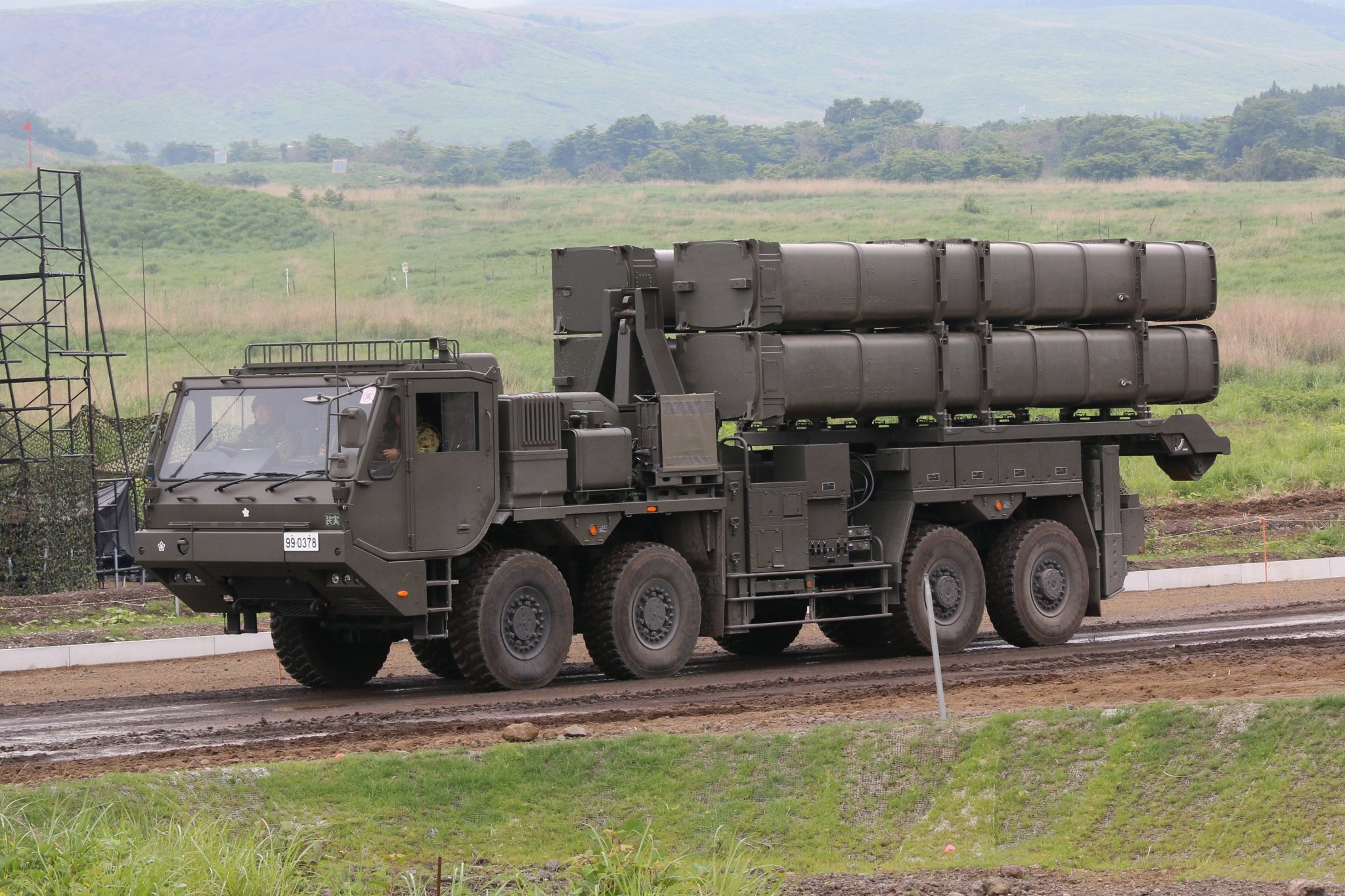 🔻本子射程1000km的巡航导弹正式命名叫25式地对舰诱导弹，射程600-80