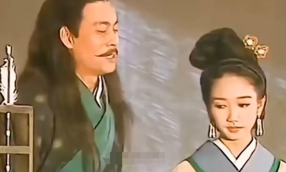 春秋时期，秦穆公丢了一匹马，被岐山下的一伙农夫得到，宰杀后把肉分吃了。参与杀马吃