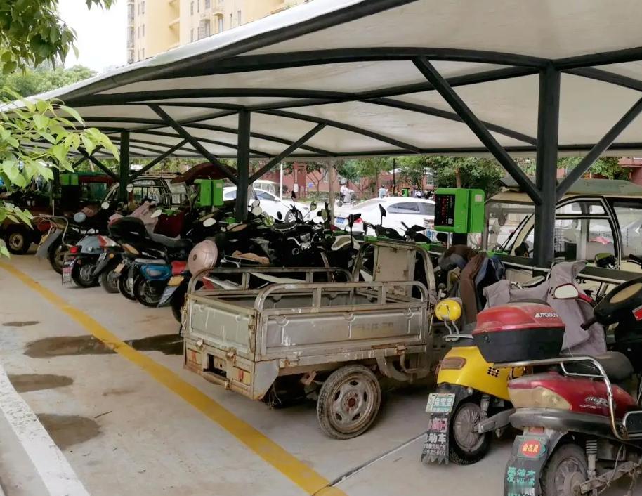 小区电动车充电太贵？学会这几招，每月直接省一半！很多车主反馈小区的充电桩充电