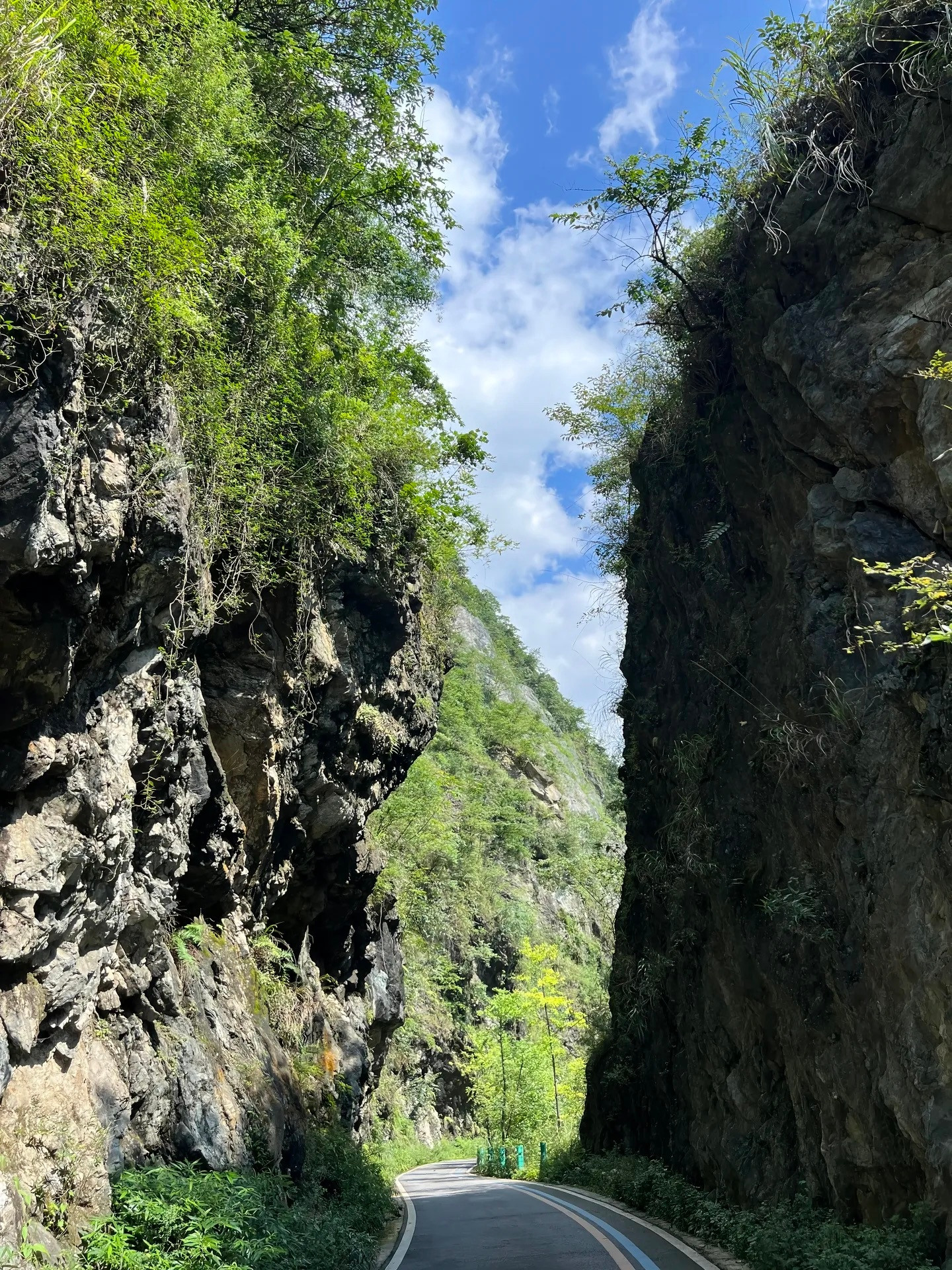 神奇的大自然彭州回龙沟谁会拒绝感受大自然呢川西旅游攻略成都周边游成都周边一日游