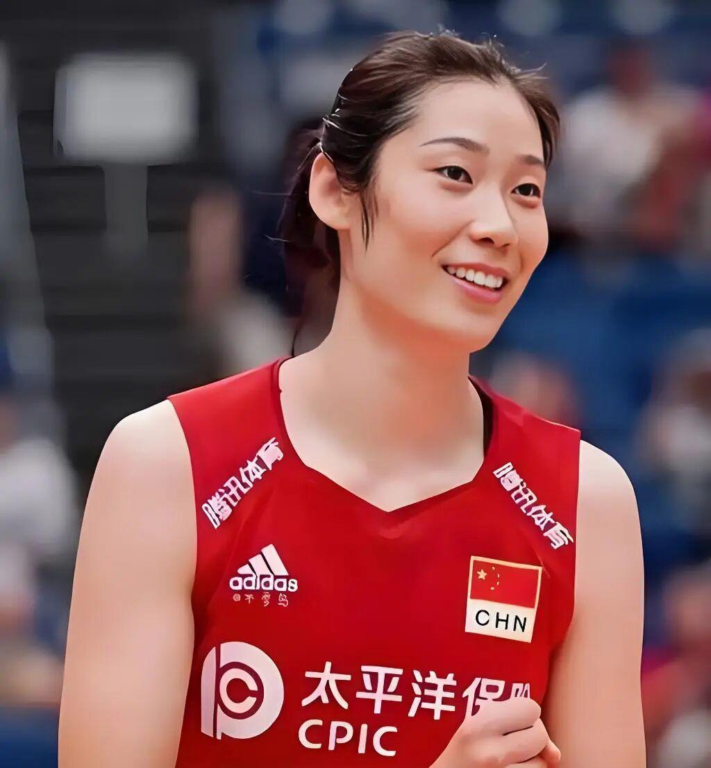 3-0！姚迪首发直接打满三局，朱婷狂砍14分，主场斩获意甲女排新赛季首胜，对手库