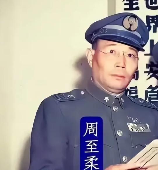 1950年，吴石将军被捕后，他的上司周至柔做了几件事出手相救吴石，而他的目的很简