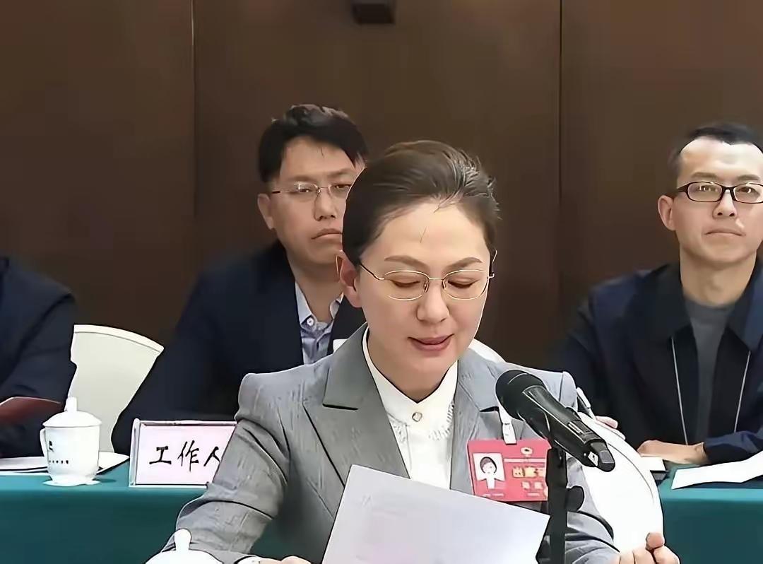 作为郑州大学的学术副校长，海霞现在是什么级别是处级领导还是厅级领导，在总台其职务