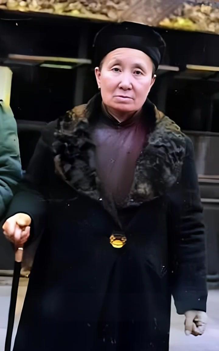 🌞1950年，蒋介石“姐姐“被抓，她的处决意见上报至北京，周总理亲自去跟毛