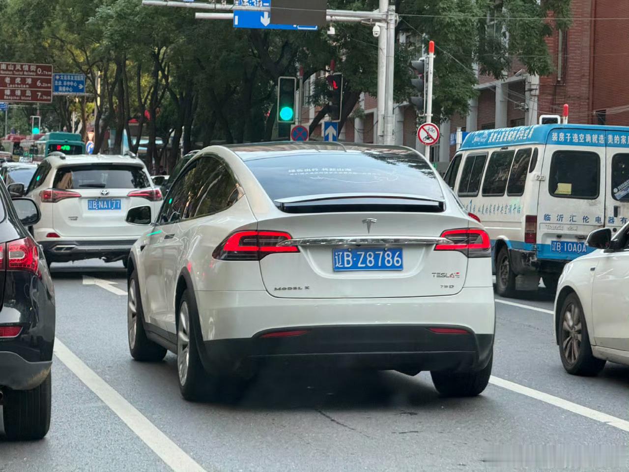 特斯拉拆除ModelS和X生产线早期进口Tesla吧我身边不少朋友当年花100