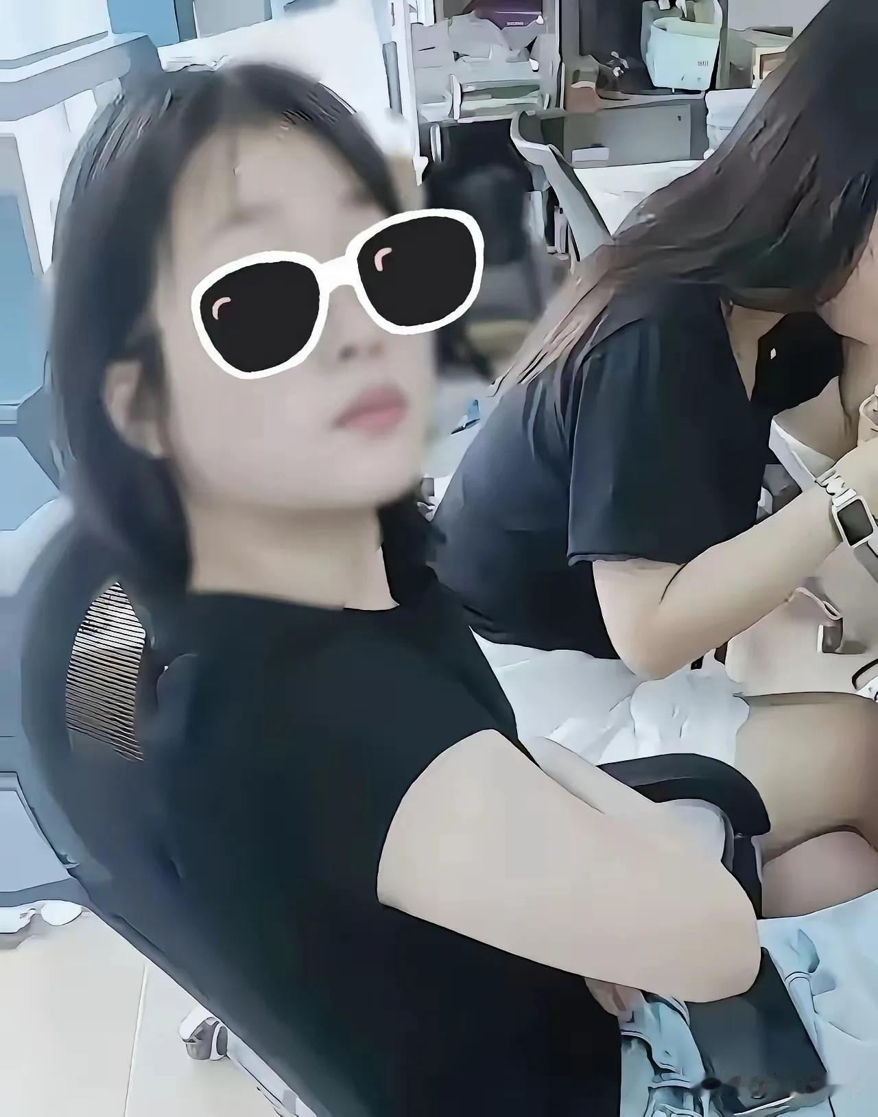 杭州icon那个白嫖外卖的姑娘，此刻怕是恨透了她老板。本该赔付八十元、致歉即可平