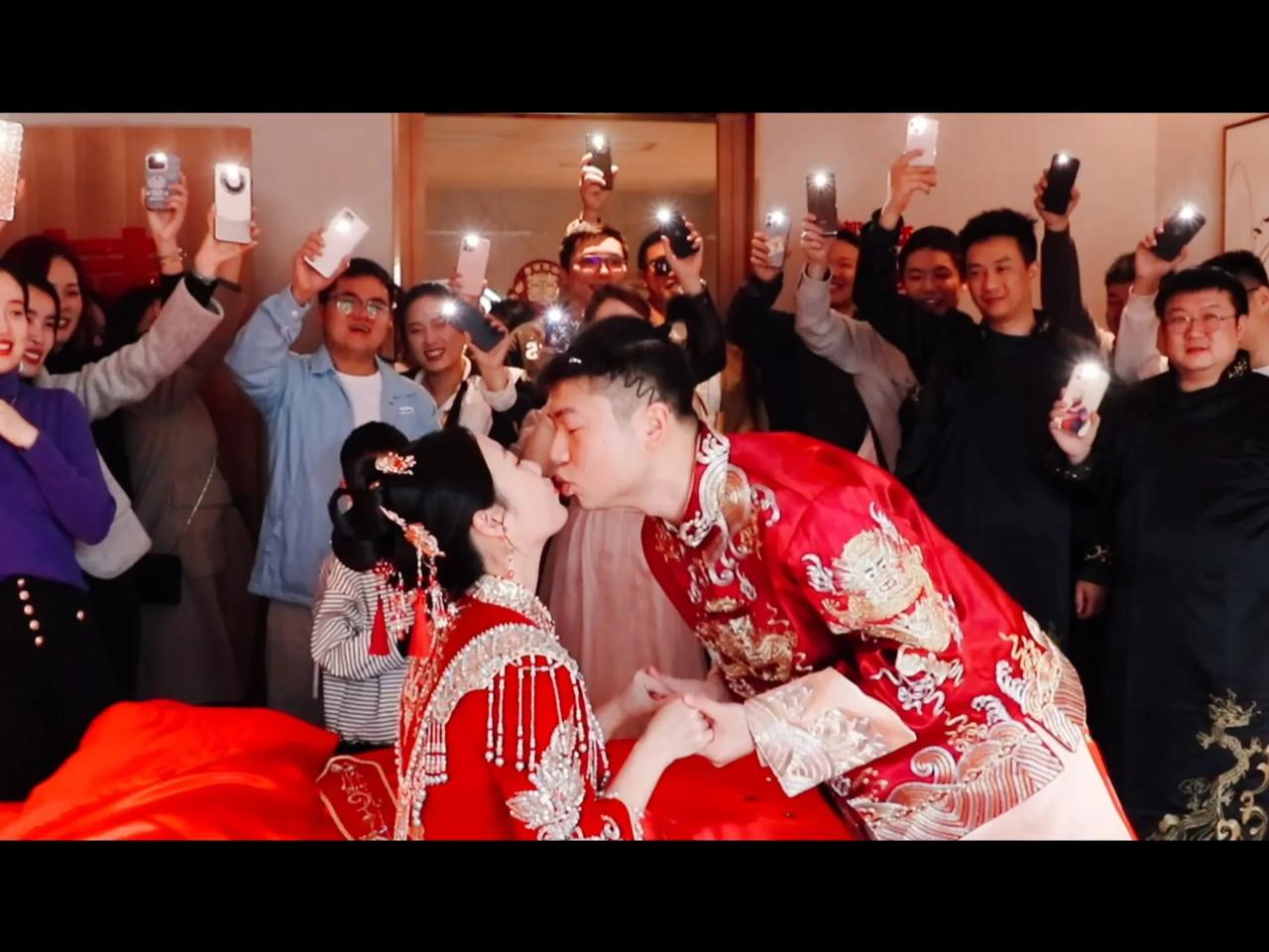 你们不要小看彩礼的危害。彩礼的危害，从来不在于你凑不凑得够这笔钱，而在于你给了彩