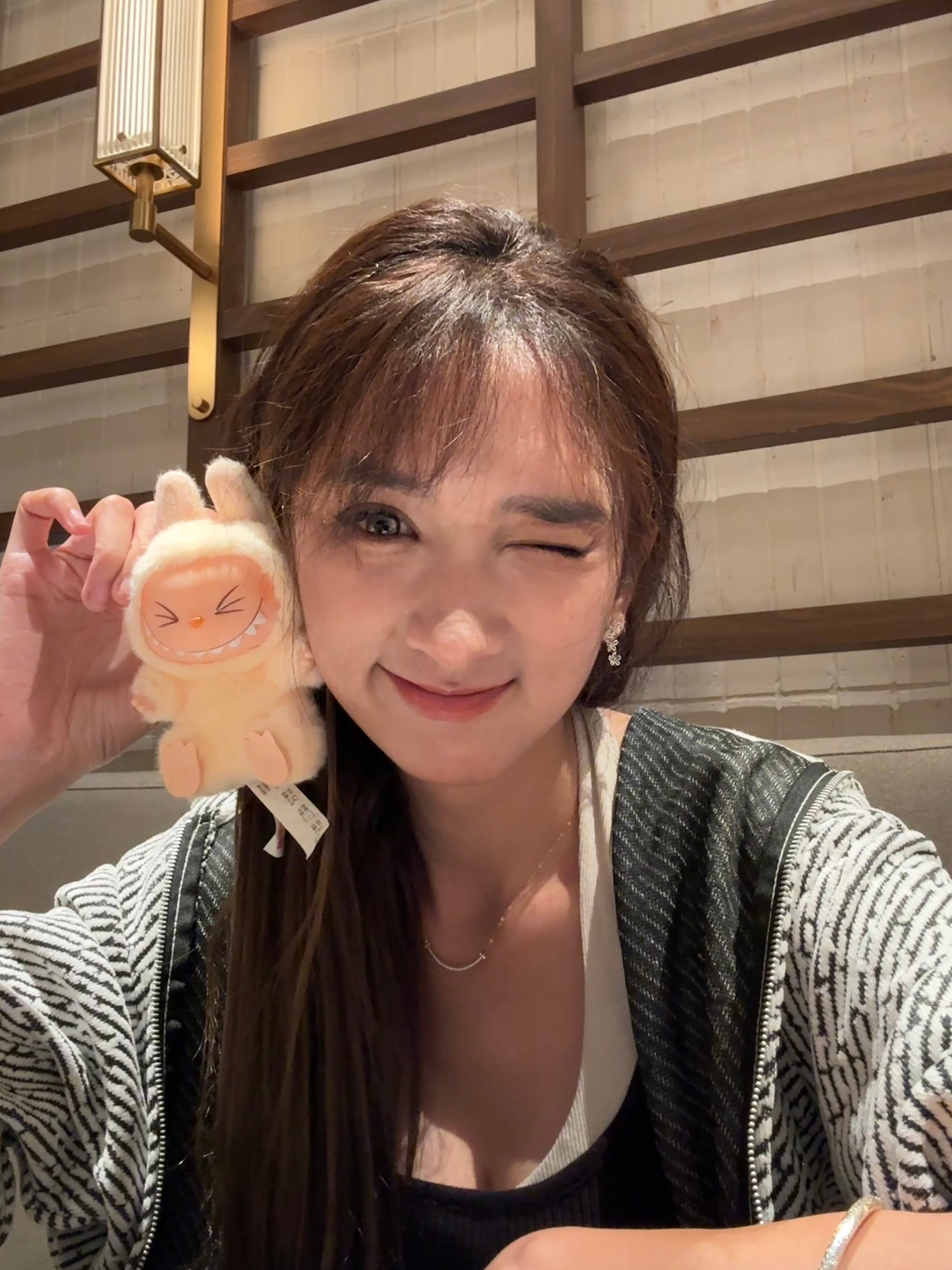 老有人说我跟labubu像吗[doge]​​​