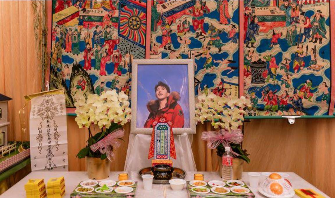 孙德荣替徒弟办身后事，亲手为徒弟“朦胧”招魂安灵。10月14号半夜，孙德荣