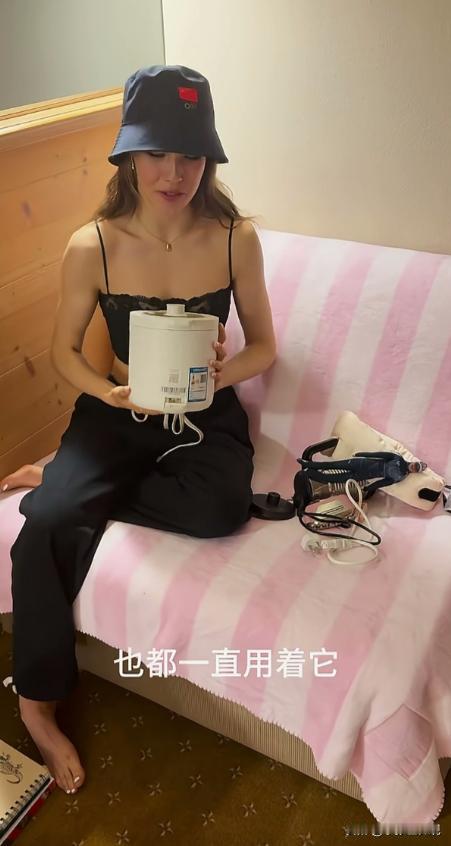 真不愧是中国长大的孩子！在米兰参加冬奥会的谷爱凌向我们展示了她的行李，最让人意外