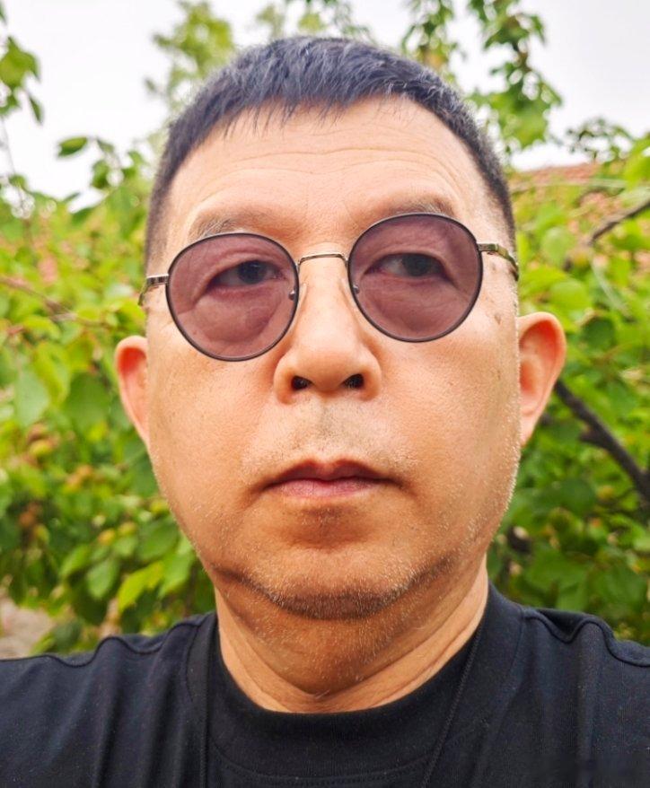 尼采说：“一个人如果知道自己因何而活，就可忍受任何一种生活。”塞林格《麦田