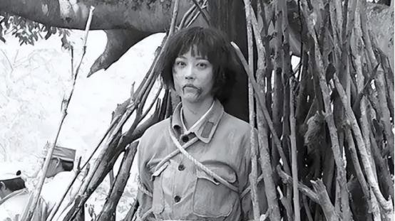 1950年，我军在甘肃逮捕一女匪首，竟是失散14年的红军排长，新中国成立时，全国