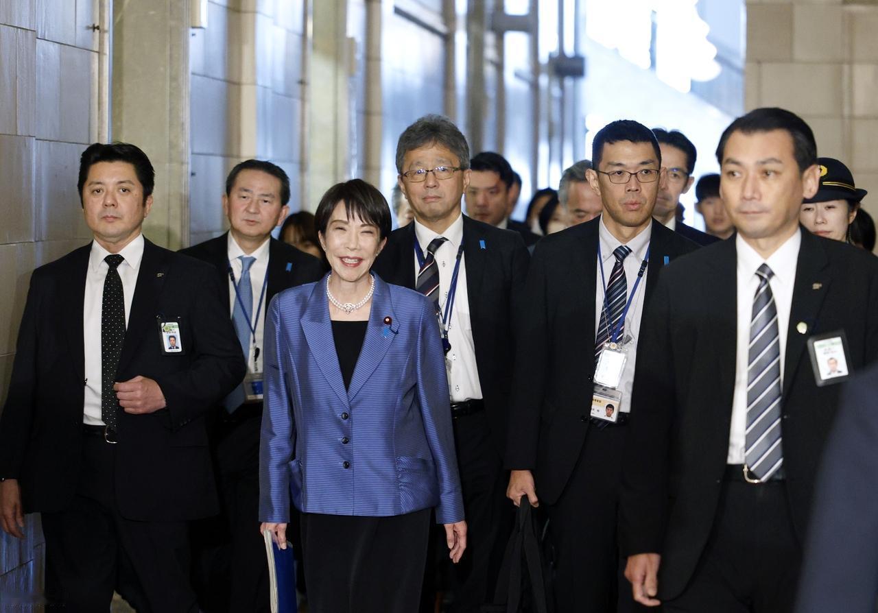 就在刚刚日本保守派议员青山繁晴表态：日本是隐藏的资源大国，不惧怕中国的稀土封锁