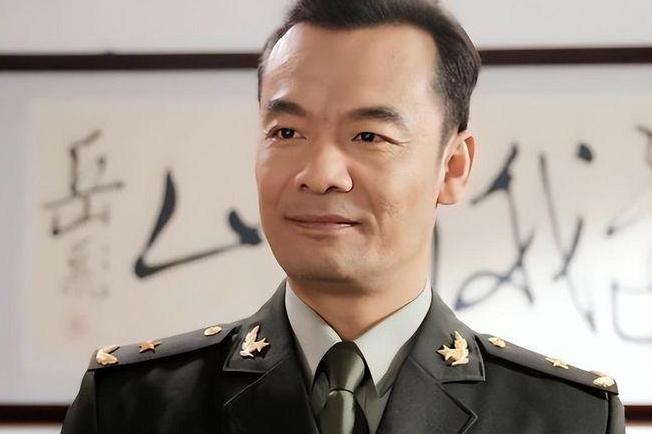 大校升少将为何最难？在军官的晋升阶梯里，正师级大校晋升副军级少将，是公认的最