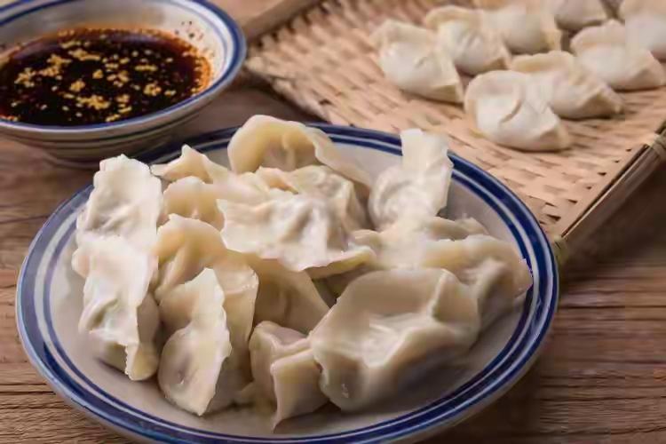 明儿个就是冬至了，要记得吃饺子，更要注意“1躲2避3忌讳”明天冬至，从明天开始