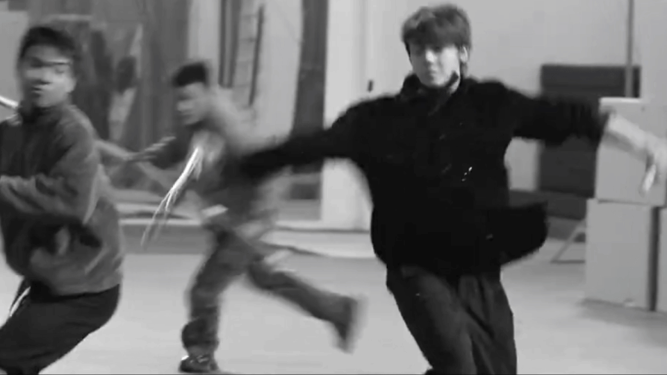 侯明昊碧血蝉打戏打戏看得肾上腺素飙升！侯明昊的杨无间招招致命，斗笠一戴谁都不爱