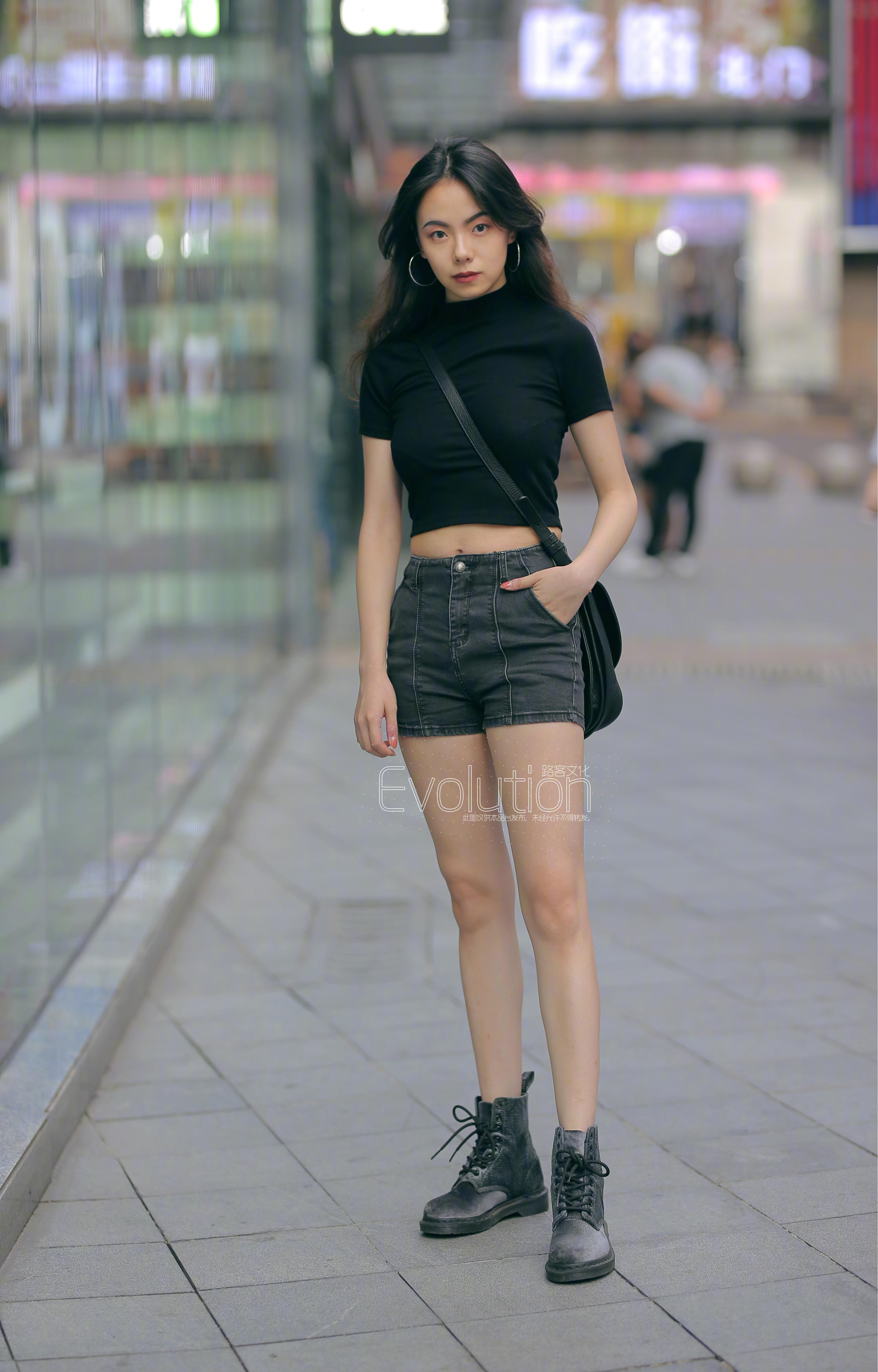 这个靴子是真的流行了很久也就是疫情后才慢慢少见了​​​