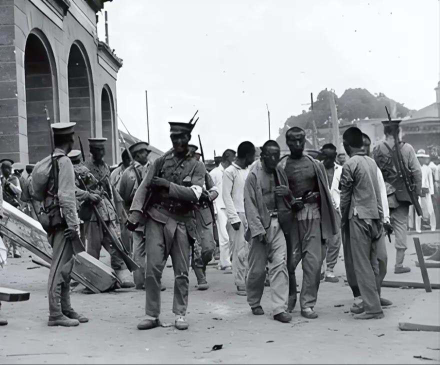 上世纪30年代，刘珍年带着残兵落脚此地，逼走老上司，改换门庭投了蒋介石。他烟