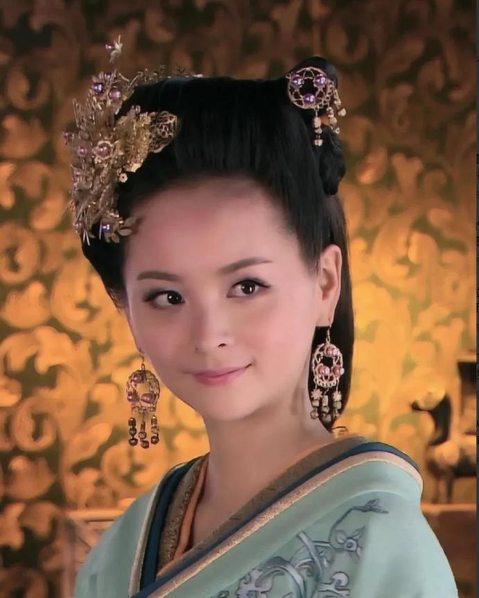 原来向太真的没有骗我们。她说:“十个嫁富二代的，就有九个没好下场，尤其是女明星。