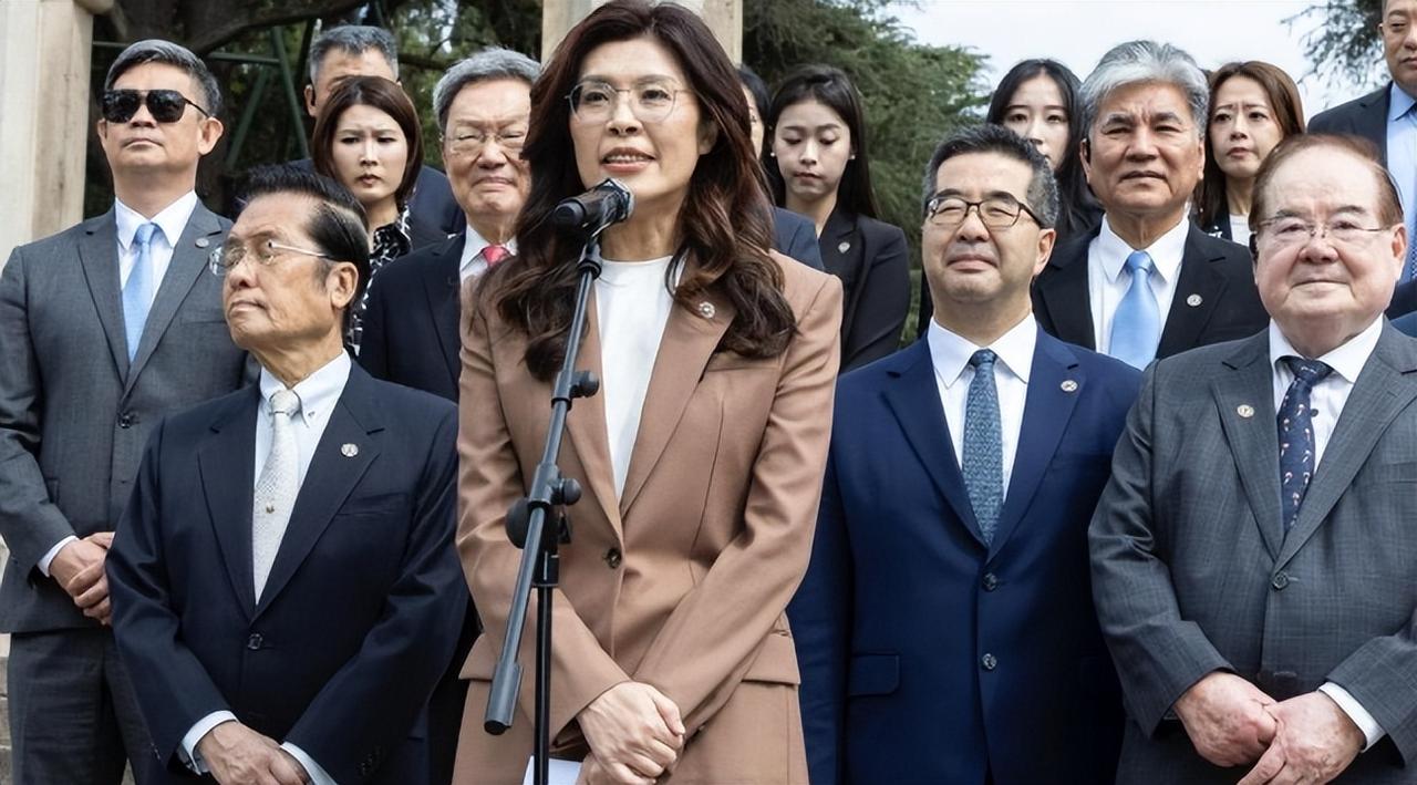 国民党与郑丽文发声。台媒报道，中美会面后，国民党主席郑丽文与国民党“立院”党团