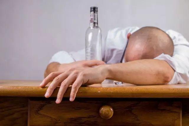 40岁要警惕微肿瘤”! 发现这15个癌症信号别耽误!