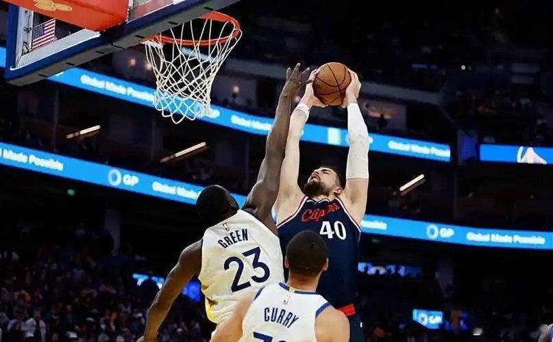 预计快船队打勇士，泰伦卢依然会让祖巴茨替补出场，但大洛也就是一个假首发，出场时间