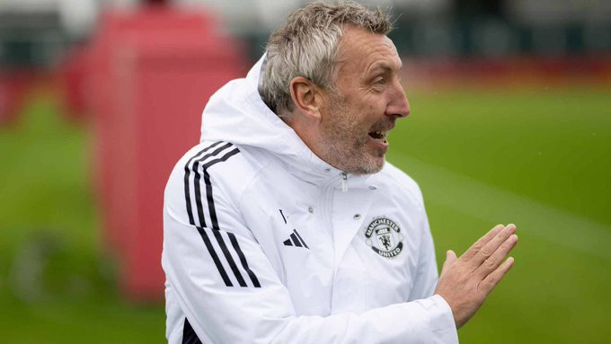 BBCSimonStone今天早上曼联方面传出的消息是，今天转会方面可能会比