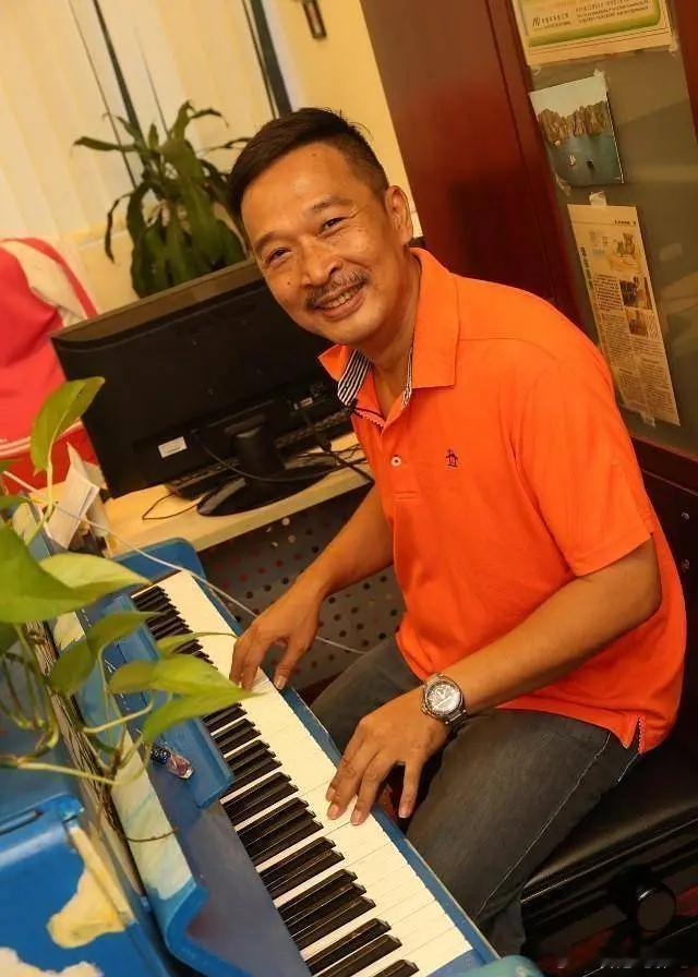 香港演员游飈于昨晚（2月24日）去世，终年57岁。游飈是前TVB艺员，15岁中三