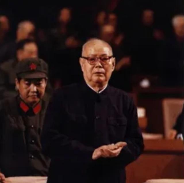 1984年7月，叶帅病情恶化，中央做了两手准备，最终，另一个准备没派上用场。中央